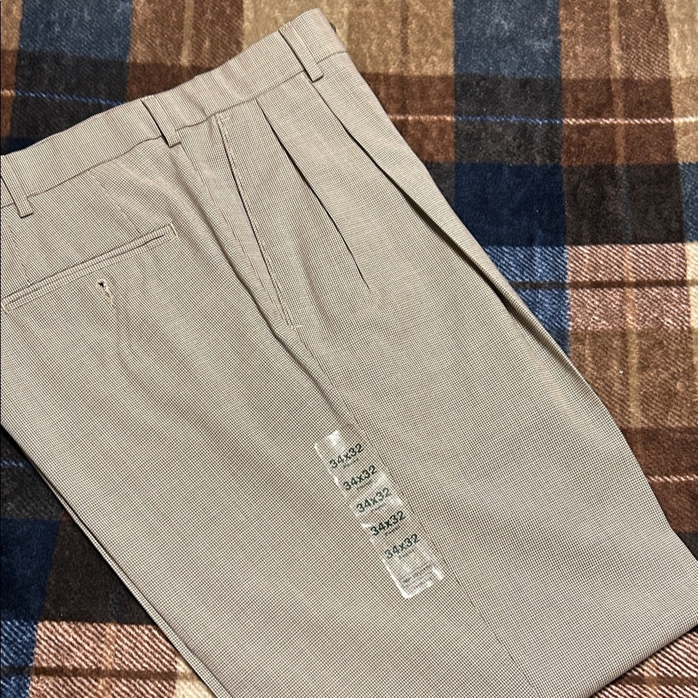 Dockers Men's Dress Pants in Light Brown